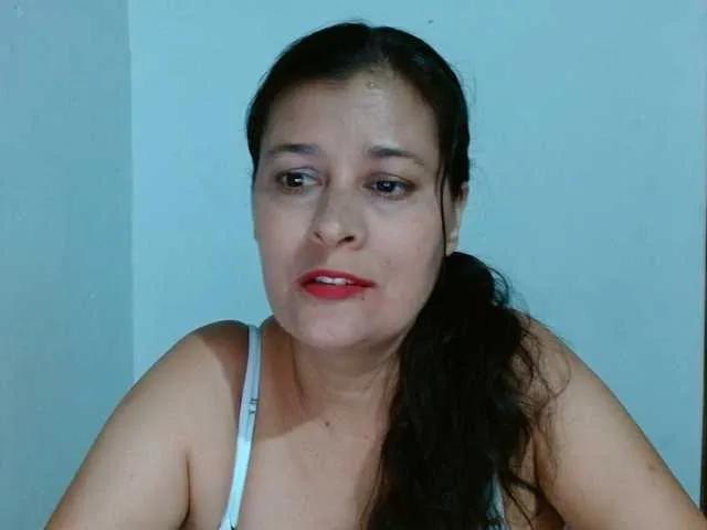 Adrianamilf on BongaCams