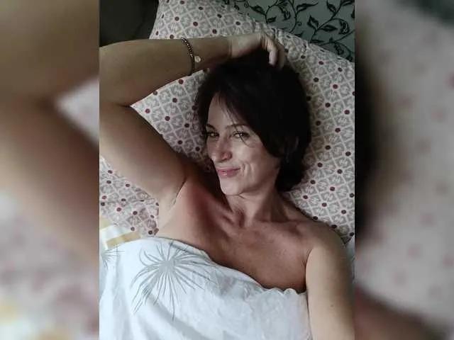 Agnes77 on BongaCams