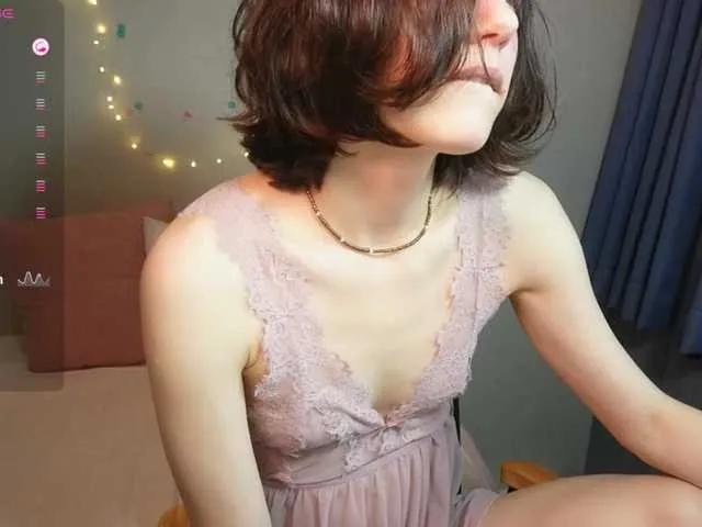 AllyAlice on BongaCams 