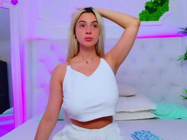 AriannaSins on BongaCams