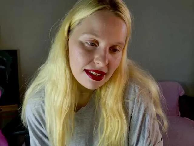 charming-blonde on BongaCams