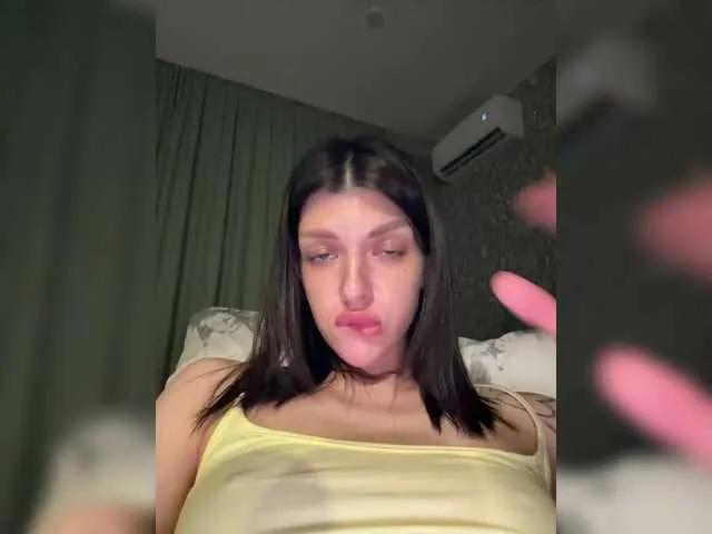 chicanogirl on BongaCams