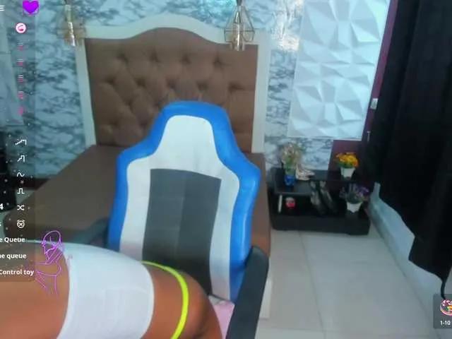 EmmyTheMilmaid on BongaCams