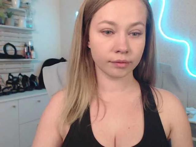 hollyBB on BongaCams 