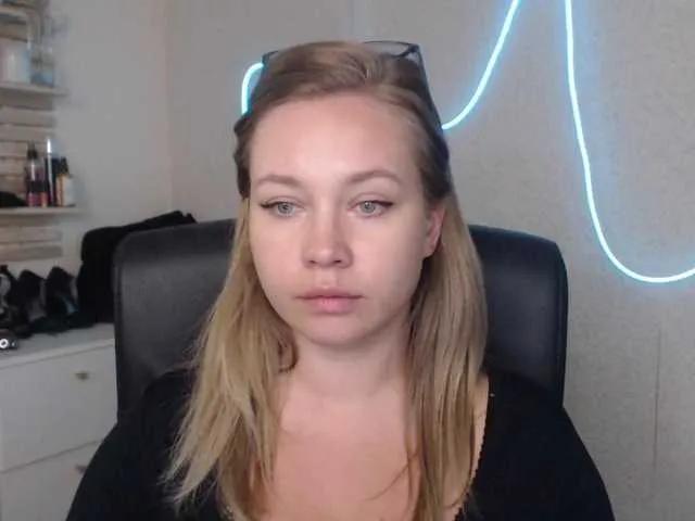 hollyBB on BongaCams 