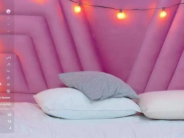 horny18girl on BongaCams
