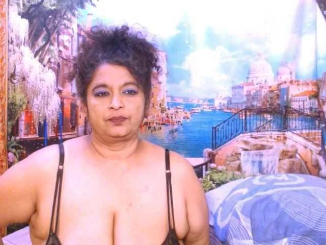 indianstar75 on BongaCams 