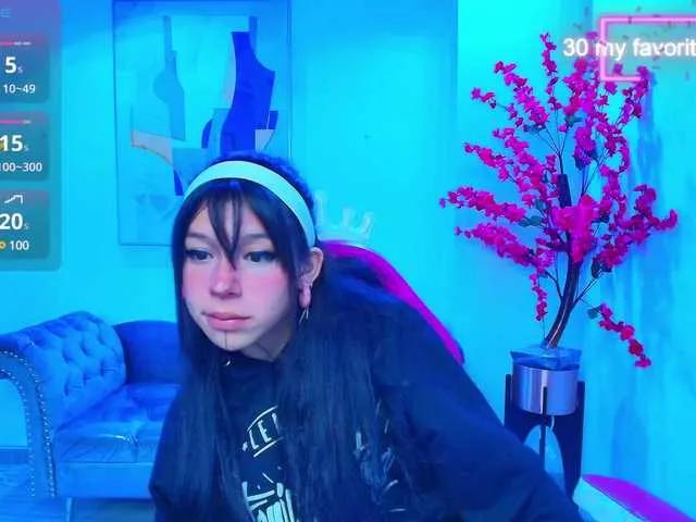 jenjen-purple on BongaCams 