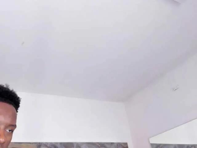 Kaleb-Violeta —  Somos una pareja morena, ardiente y sin miedo a mostrar lo que nos excita.
...