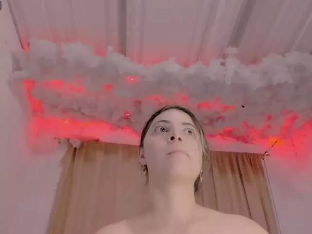LauuuG on BongaCams 