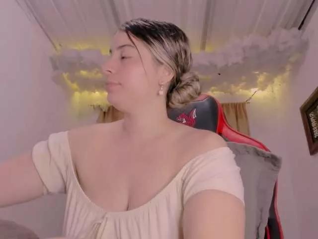 LauuuG on BongaCams 