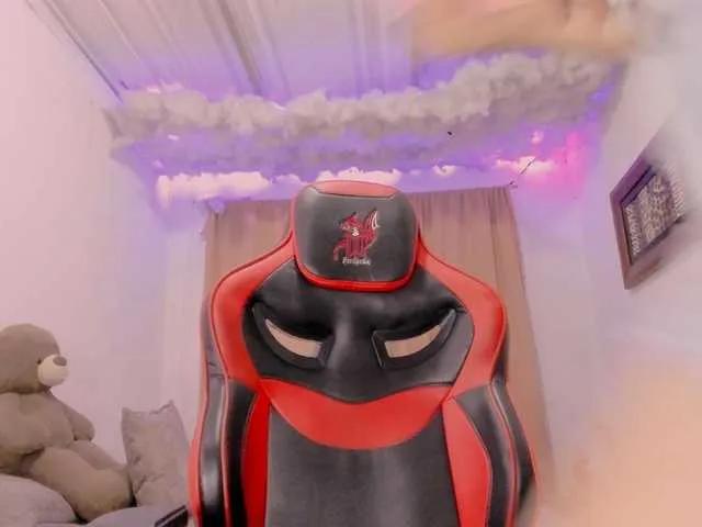 LauuuG on BongaCams 