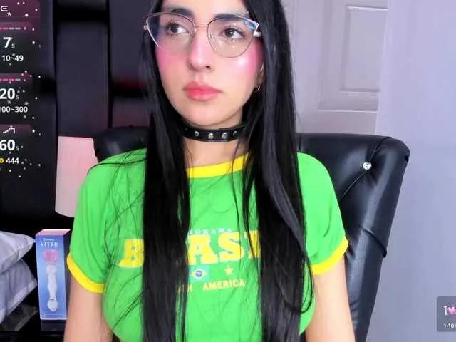 LennaBlair on BongaCams