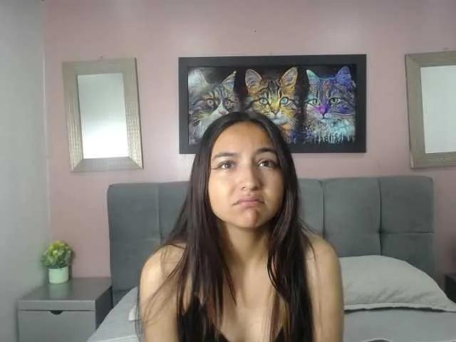 MeggannFoxx on BongaCams 
