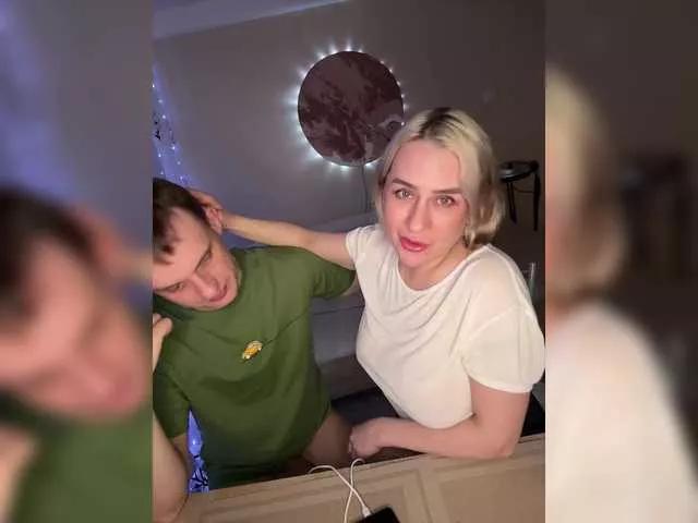ParaLoveLove on BongaCams 