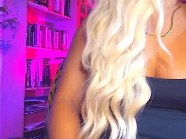 queensativa on BongaCams 