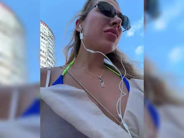 Rarini on BongaCams