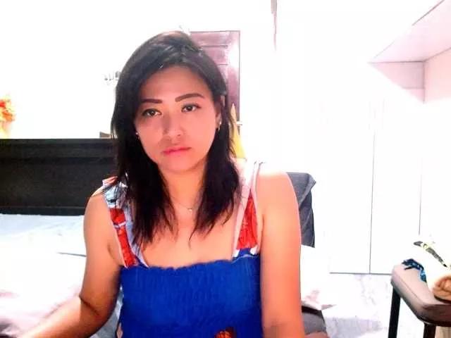 Rosselyn on BongaCams 
