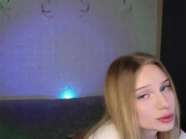 SandraSanvee on BongaCams