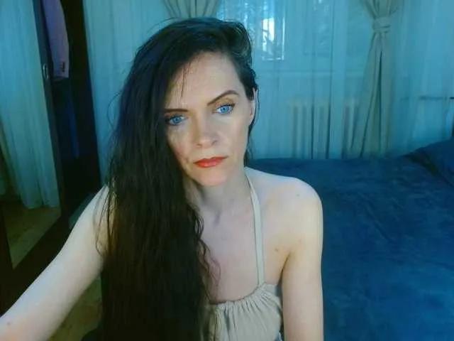 SexQueen11 on BongaCams