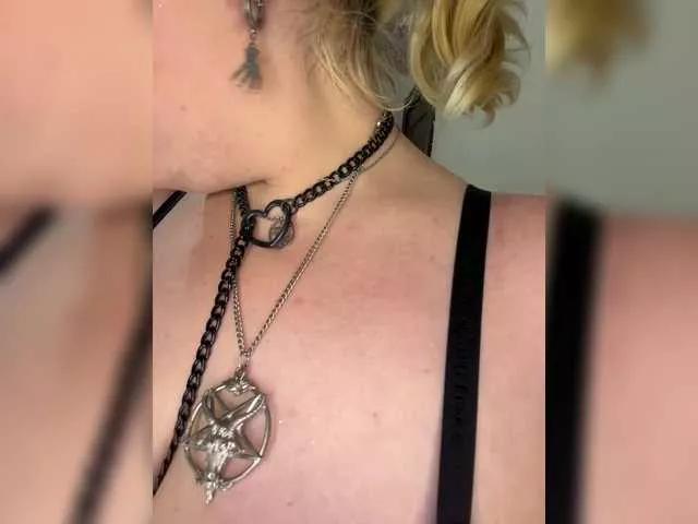 ToxxicDestiny666 on BongaCams 