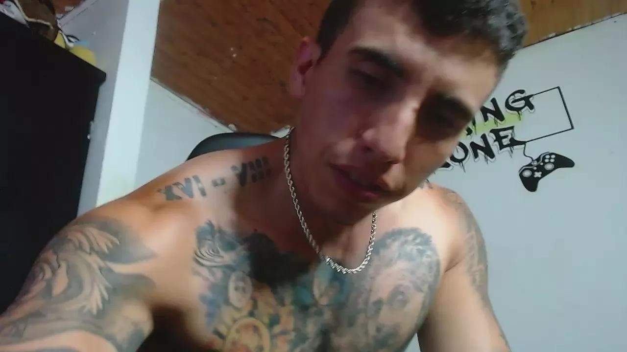 Adam_Hudsond on Cam4 
