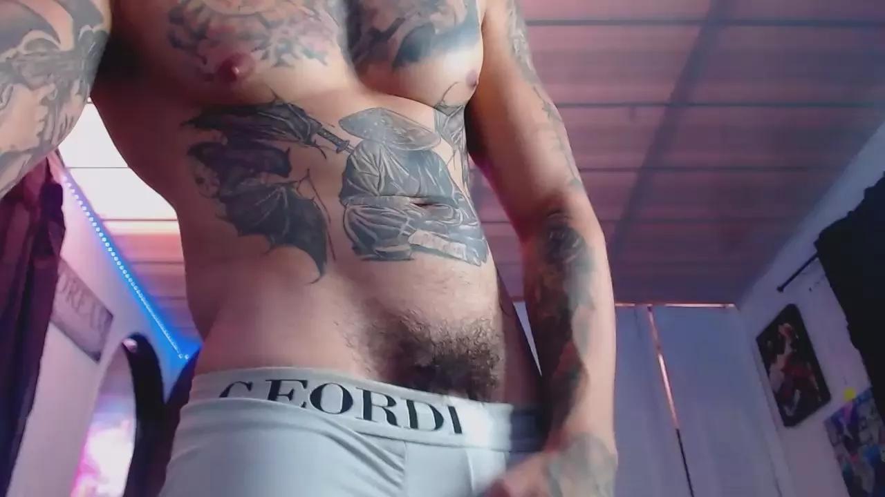 Adam_Hudsond on Cam4 