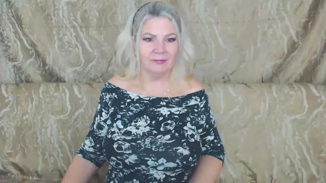 Adama4love on Cam4 