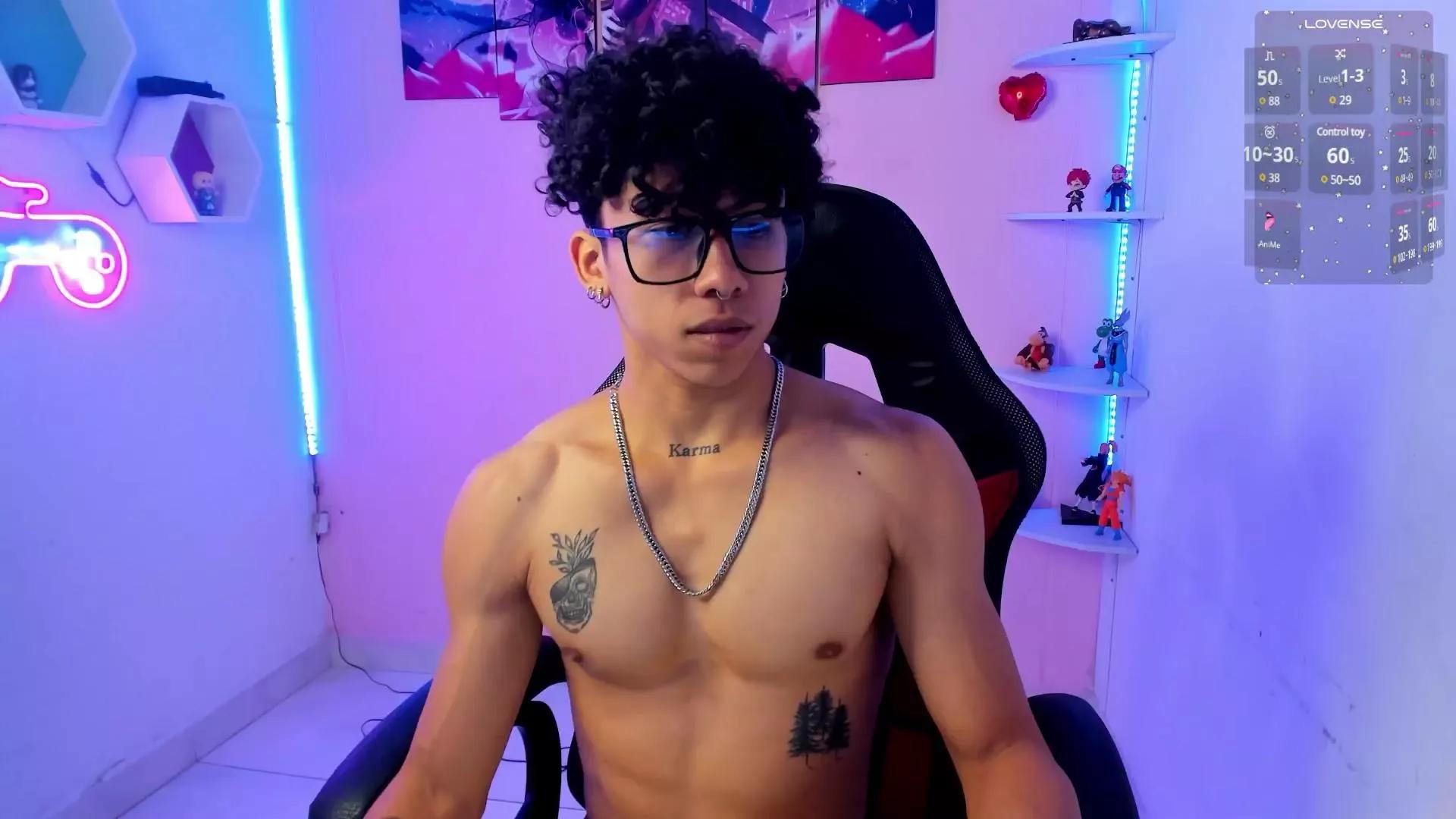 Akaza_ on Cam4 