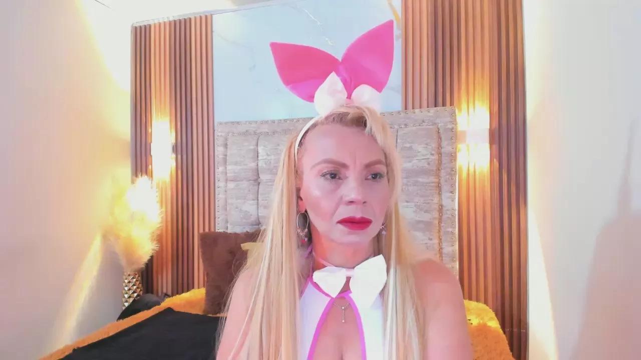 AnastasiaTaylor on Cam4 