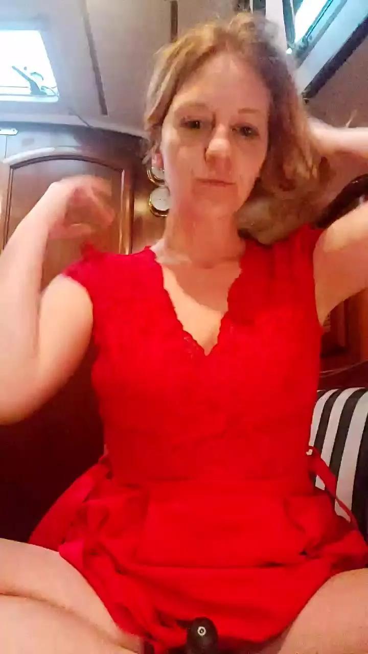 Anayshotgirl on Cam4 