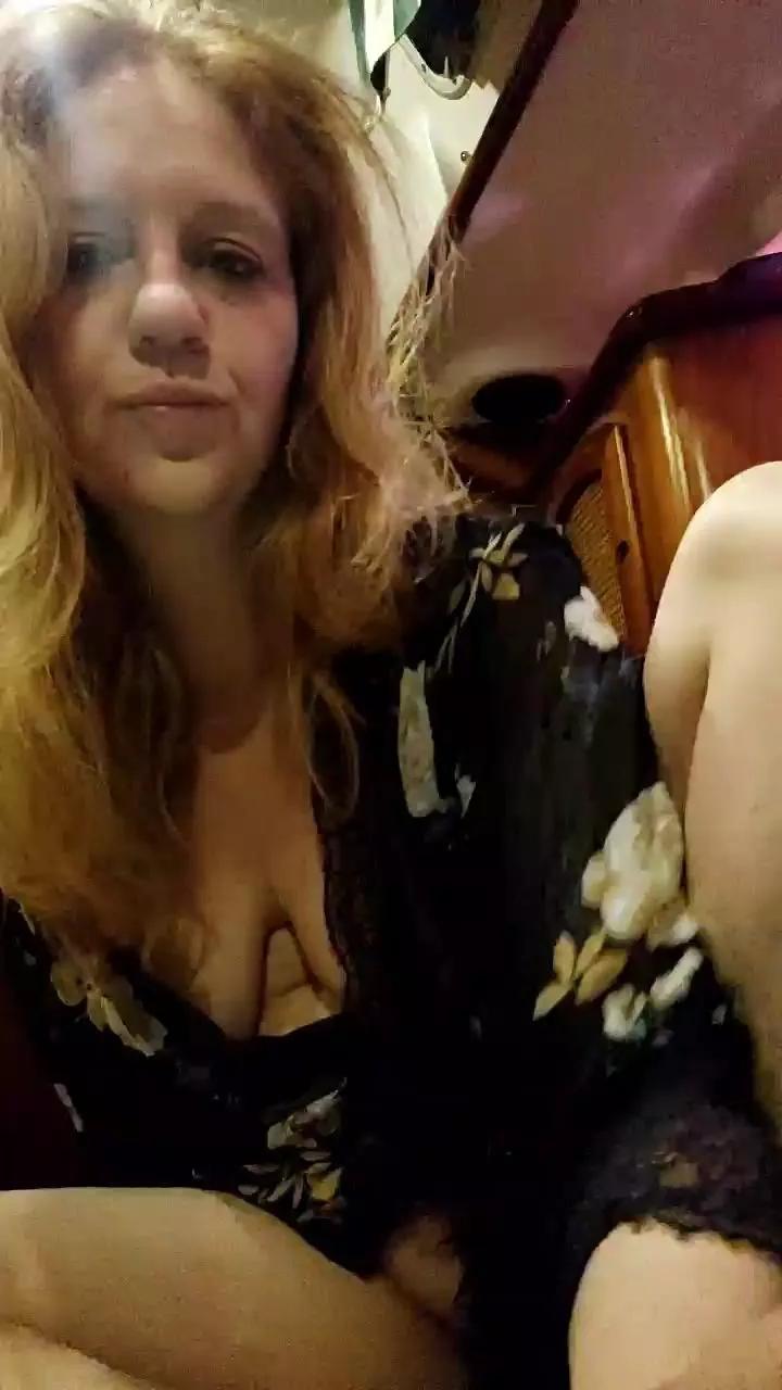 Anayshotgirl on Cam4 