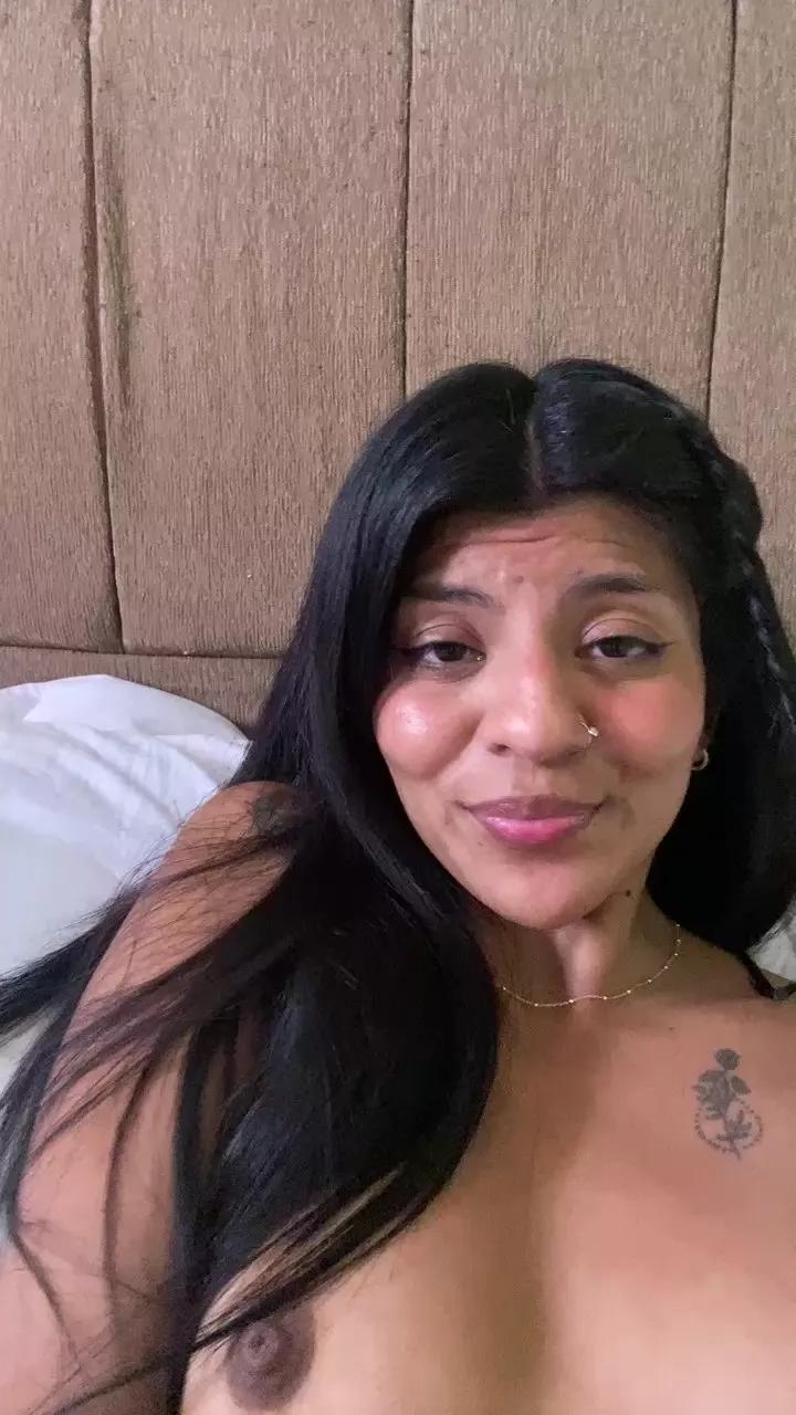ariana032 on Cam4 