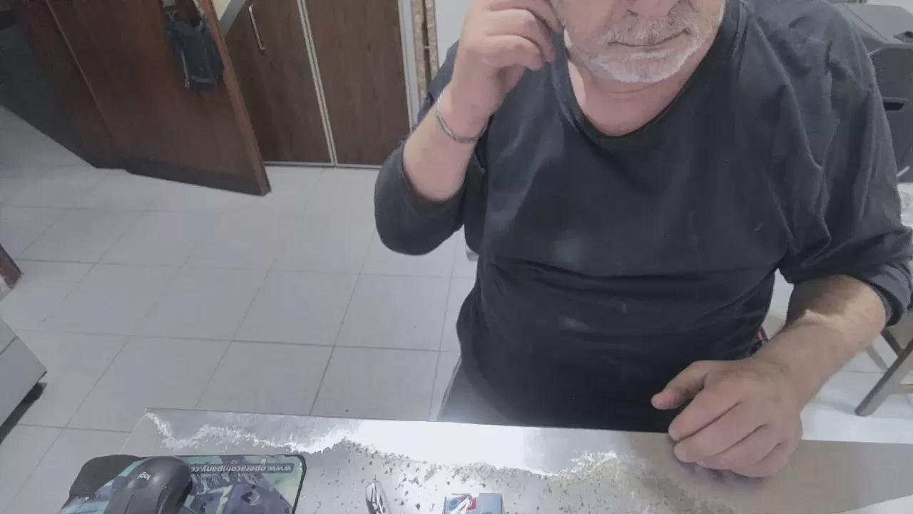 BaddBear on Cam4 