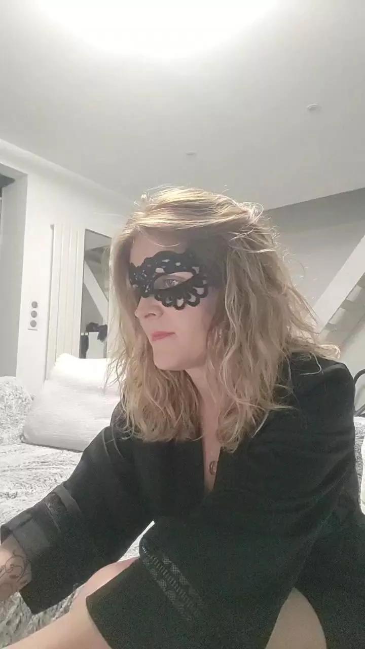 Bellemasquer on Cam4 