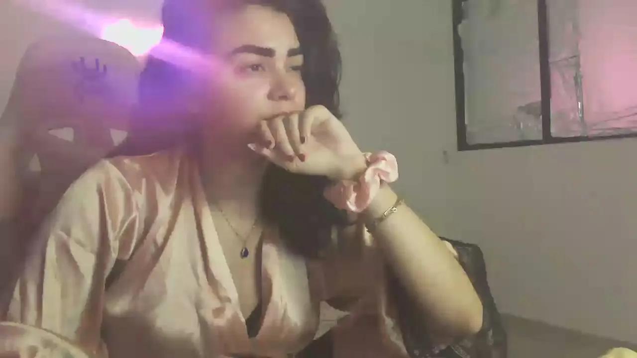 CassieHernandez on Cam4 