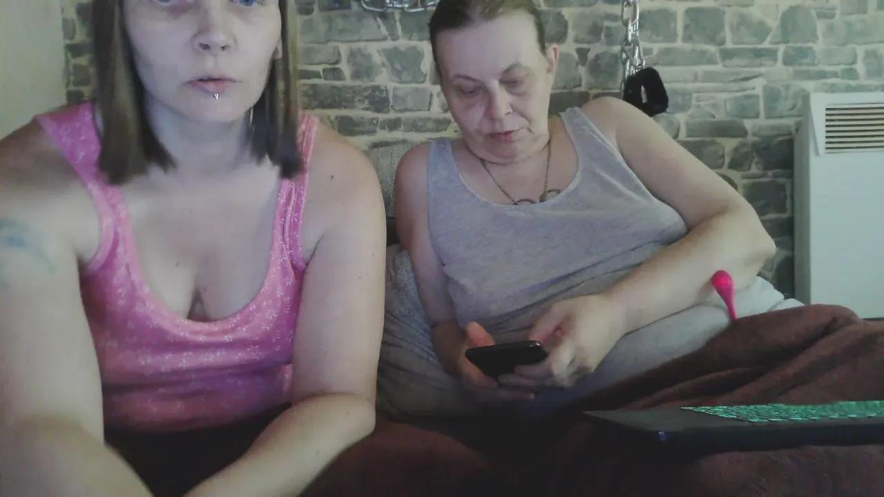 Cherrysweetkiss on Cam4