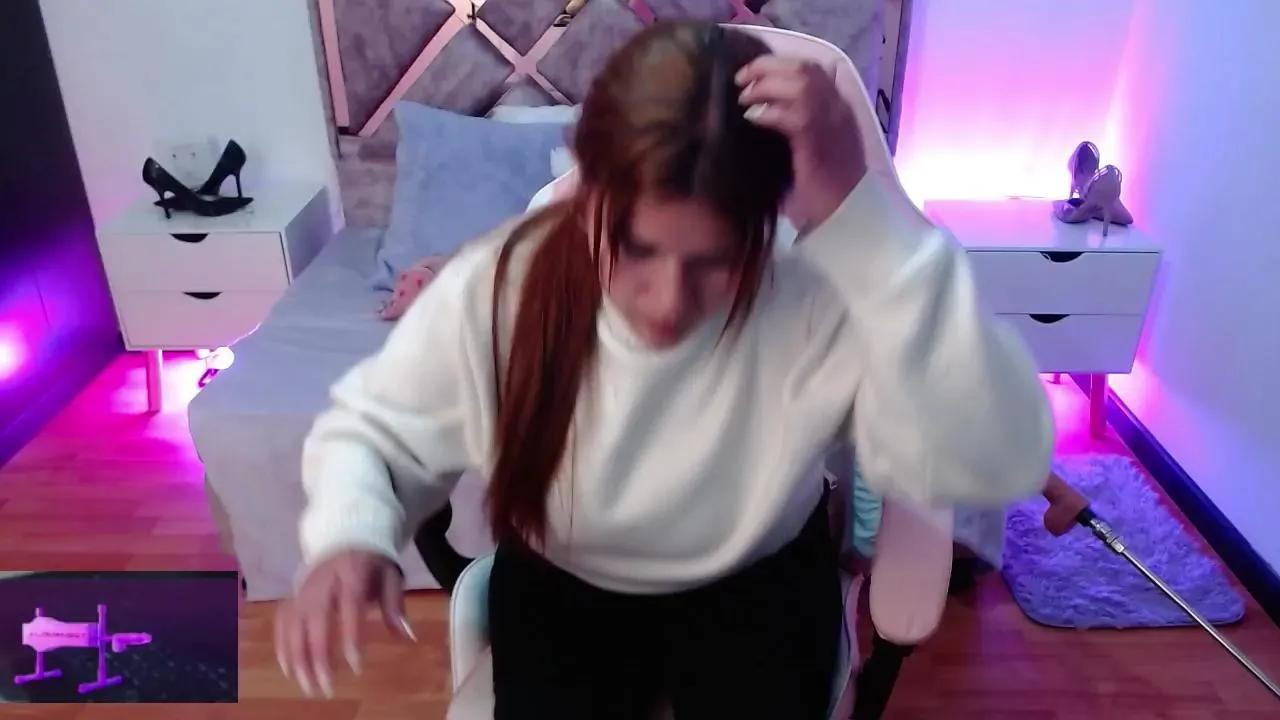 ChloeDreams_ on Cam4