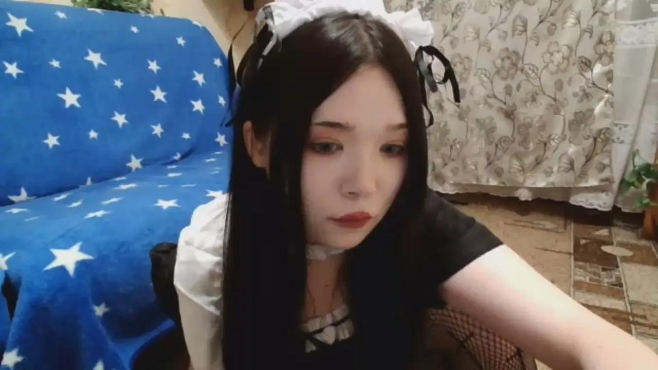 CloverFinch on Cam4