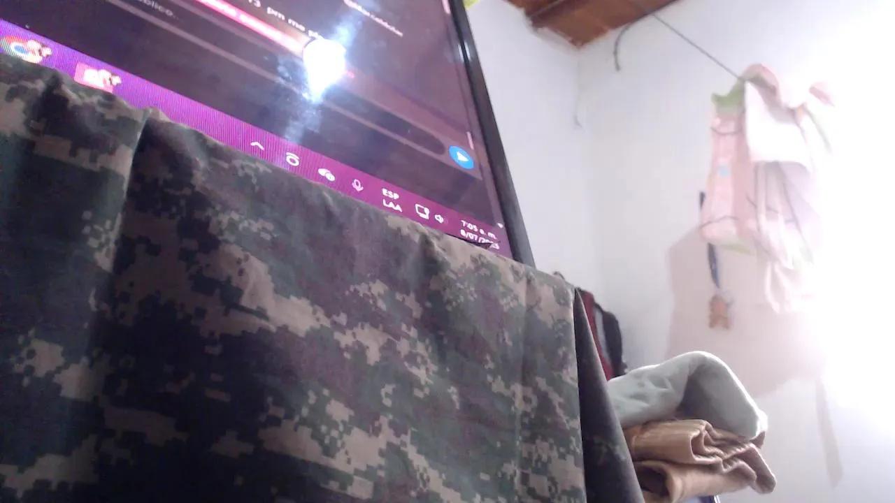Coral_Mateo on Cam4