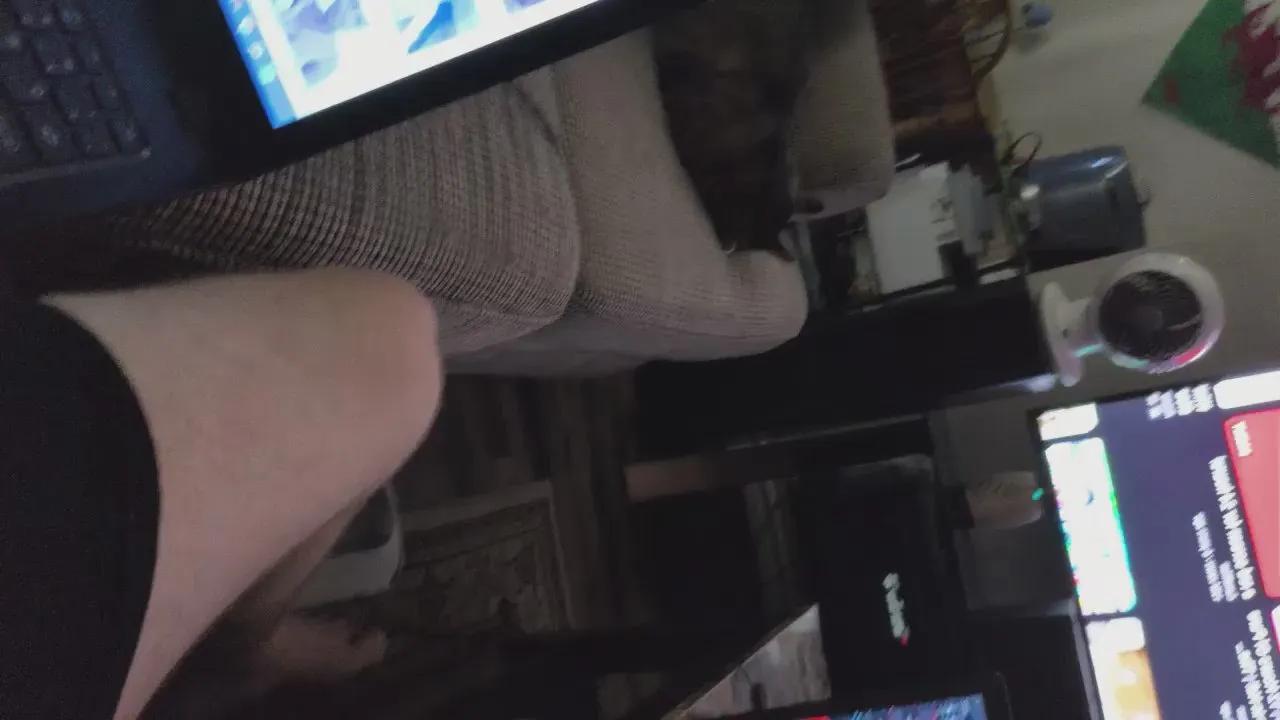 Damagecase13 on Cam4 