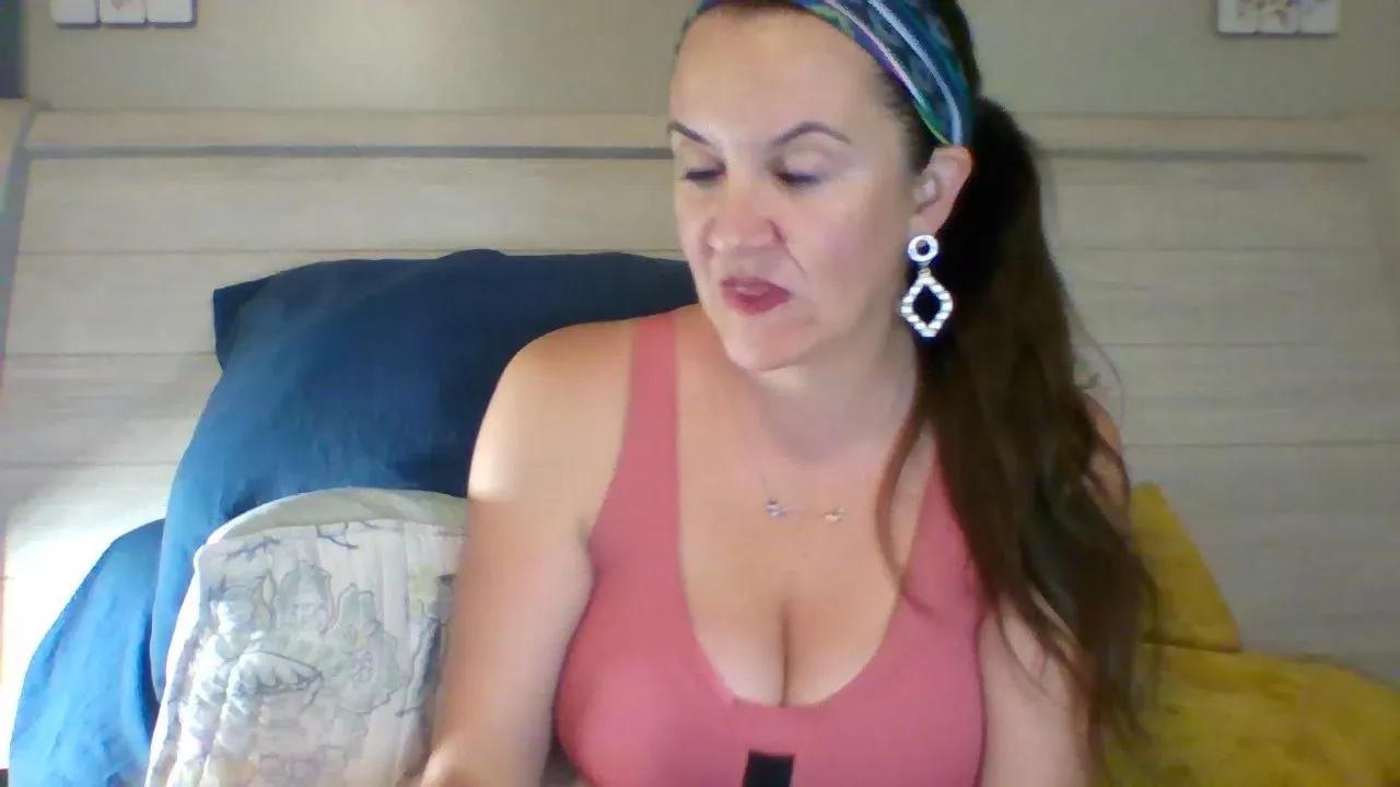 Easy_Briezy20 on Cam4
