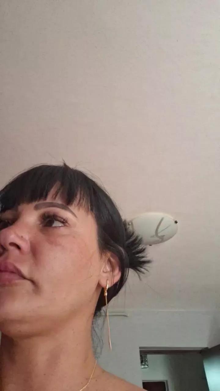 Ella_sweety on Cam4 