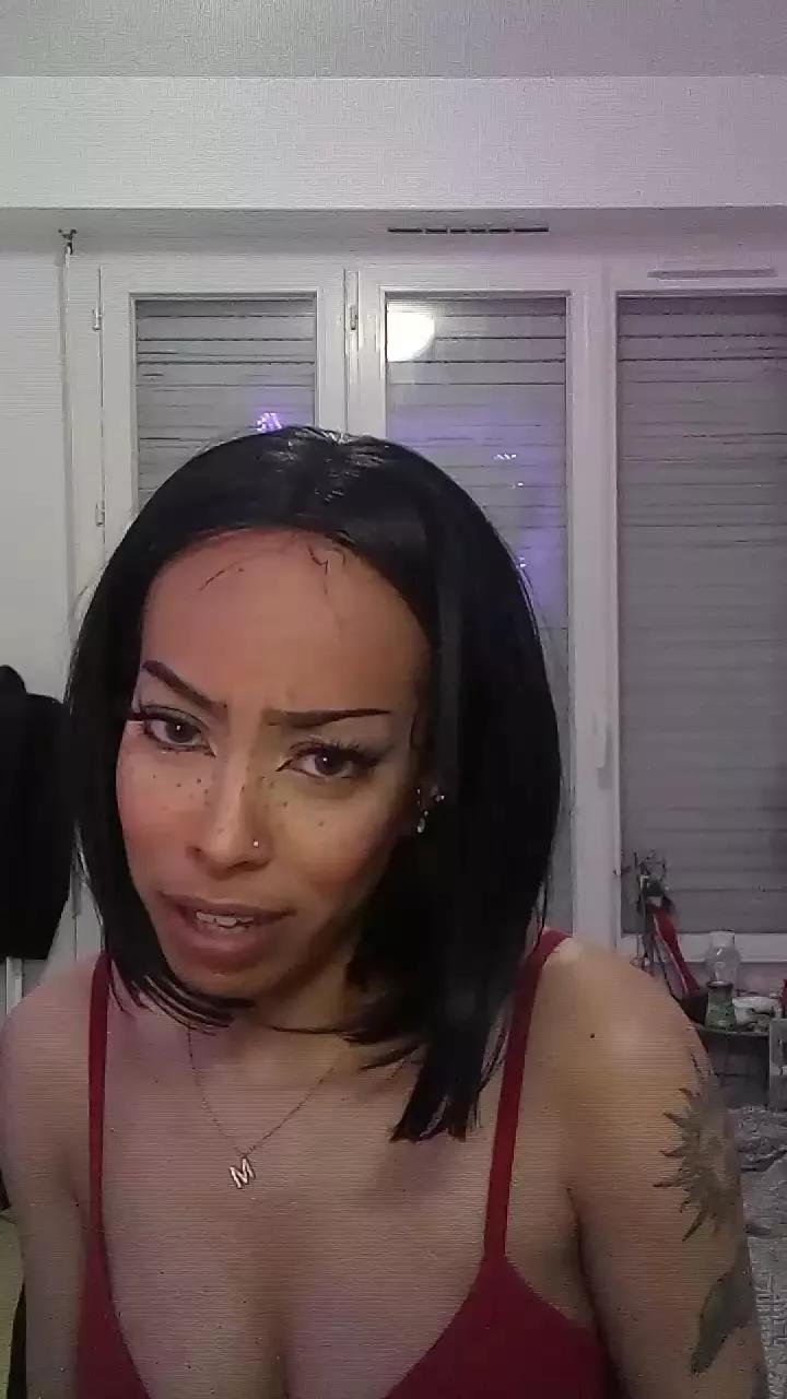 elleblue_sexy on Cam4 