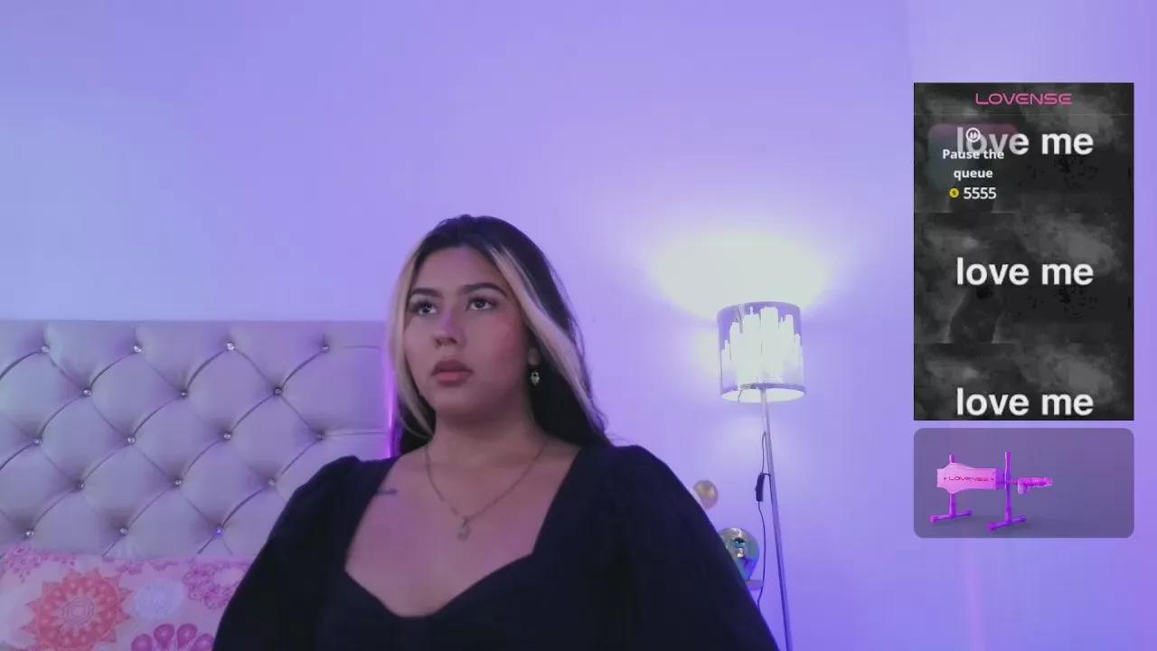 embereyes_999 on Cam4 
