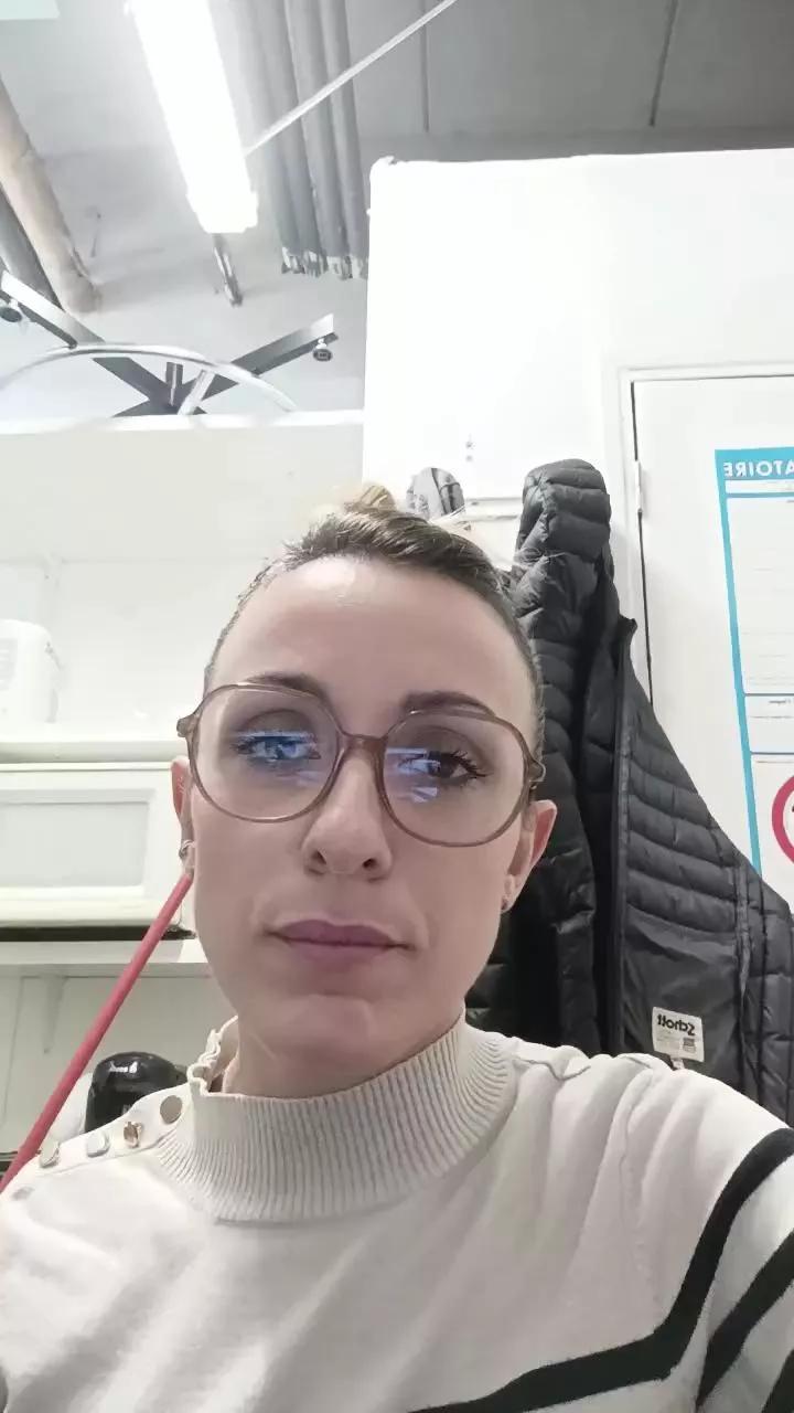 EmmaLoren on Cam4 