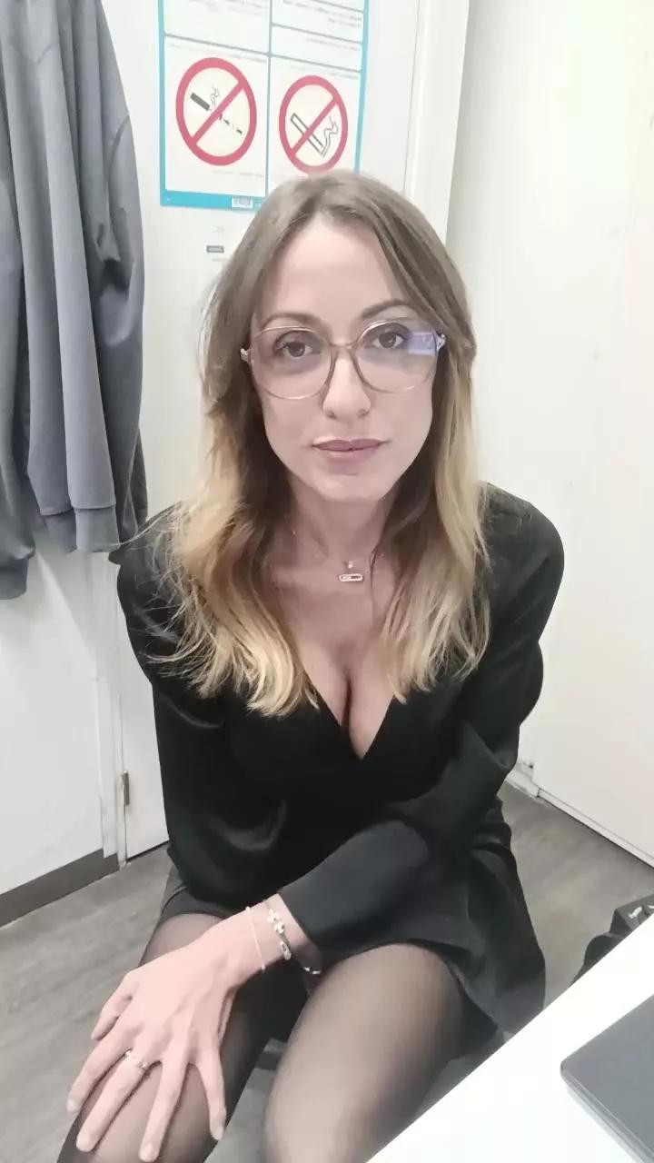EmmaLoren on Cam4 