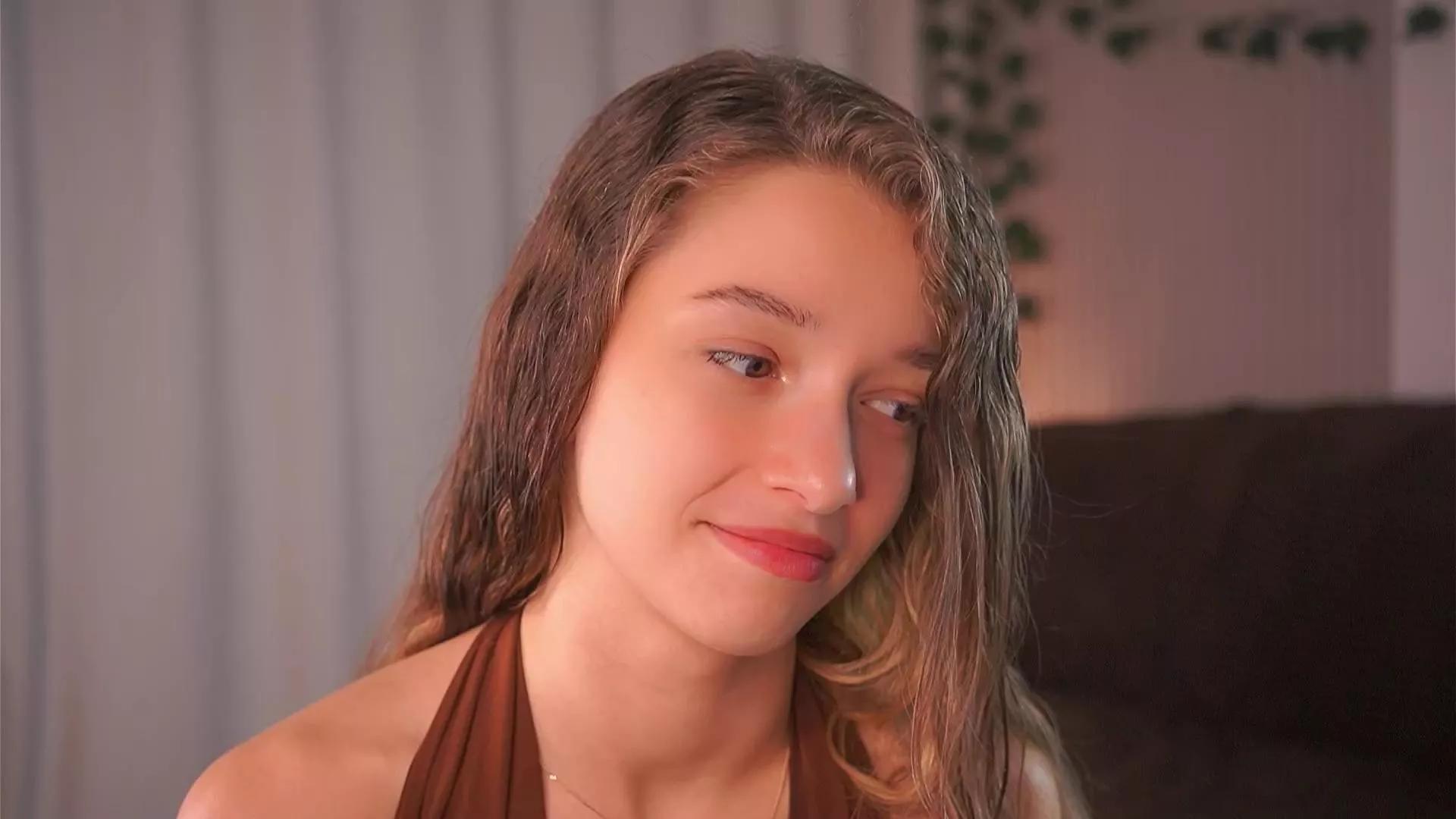 ErleneHarding on Cam4 