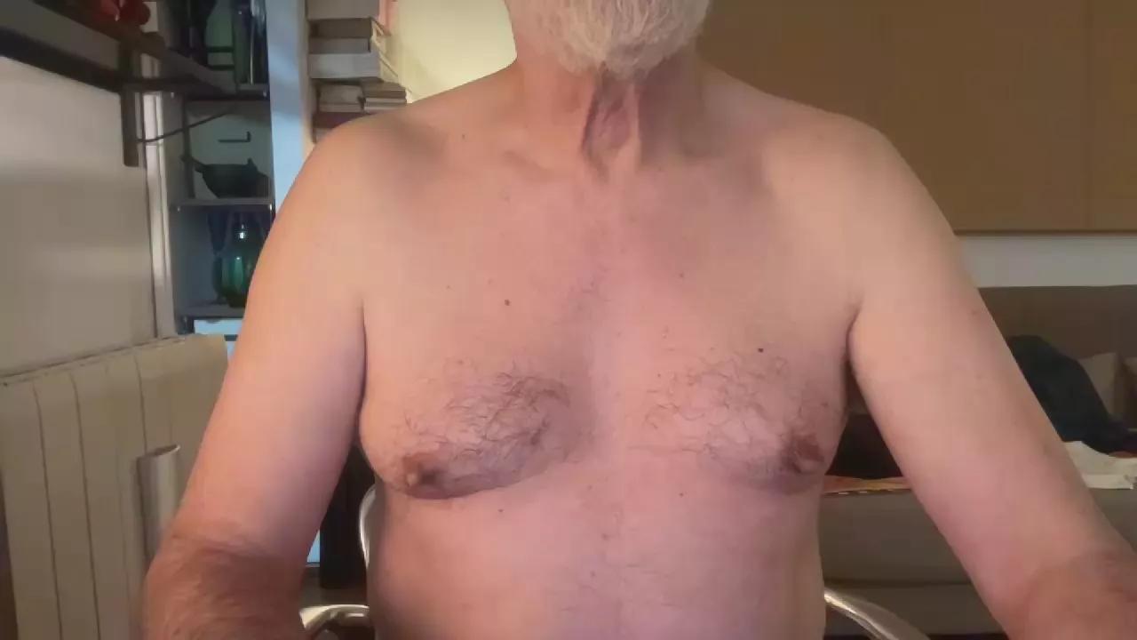 erre4fff on Cam4 