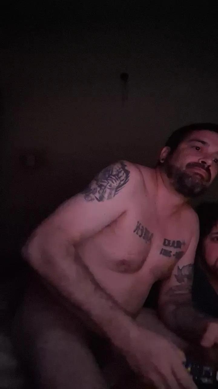 ezehottt31 on Cam4